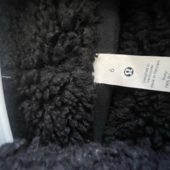 Lululemon Warm Restore Sherpa - Picture 4 of 4